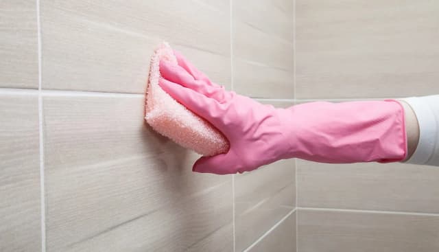 Jak usunąć rdzę z kafelek? Skuteczne metody na uporczywe plamy Jak usunąć rdzę z kafelek? Skuteczne metody na uporczywe plamy